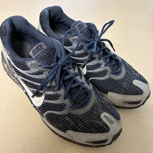 Nike MaxAir, men’s size 11
